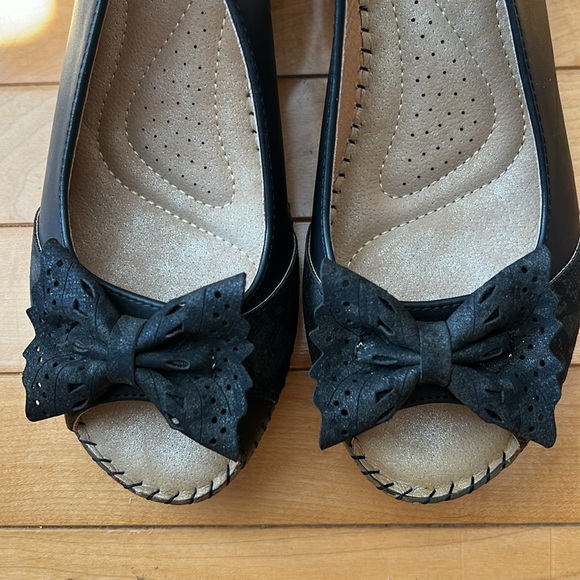 Stefania Italy women’s black wedges - Picture 7 of 7